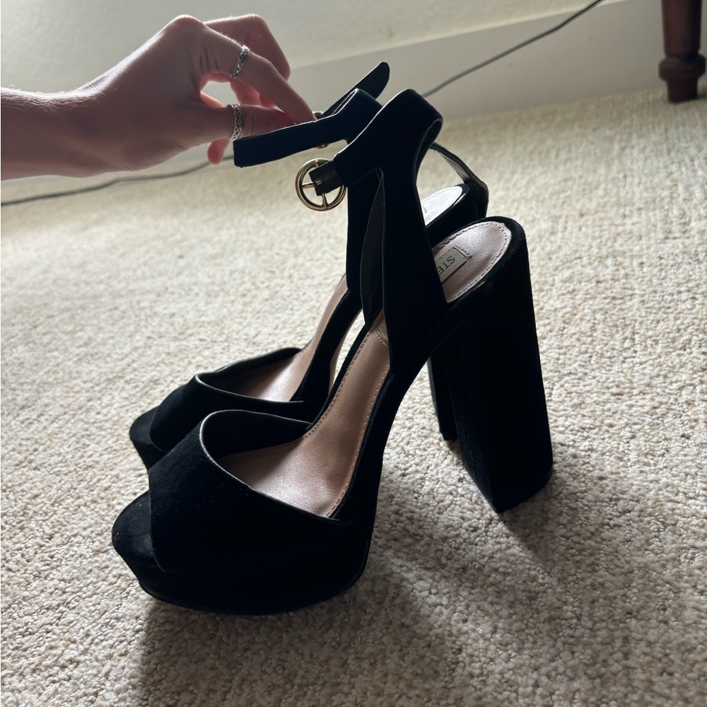 Steve Madden Black suede platform heels